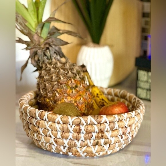 Rustic Woven Wicker Basket 11 inches - Picture 5 of 11